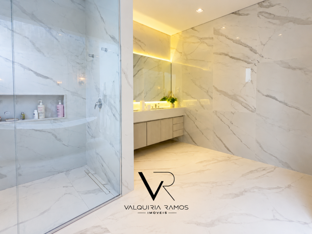 Casa de Alto Padrão à Venda no Alphaville 1 | 408 m², 5 Suítes