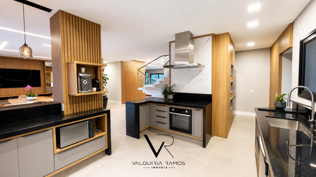 Casa de Alto Padrão à Venda no Jardim do Golfe – Urbanova, São José dos Campos | 5 Suítes e 480 m²